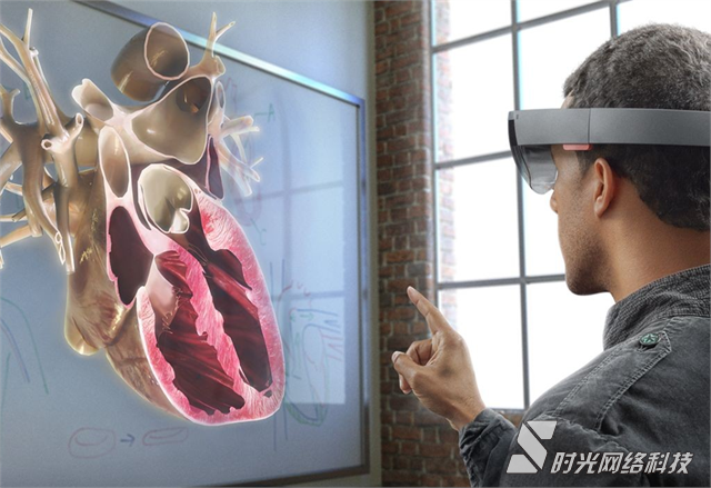 透视眼?微软Win10眼镜HoloLens能“穿墙透视”